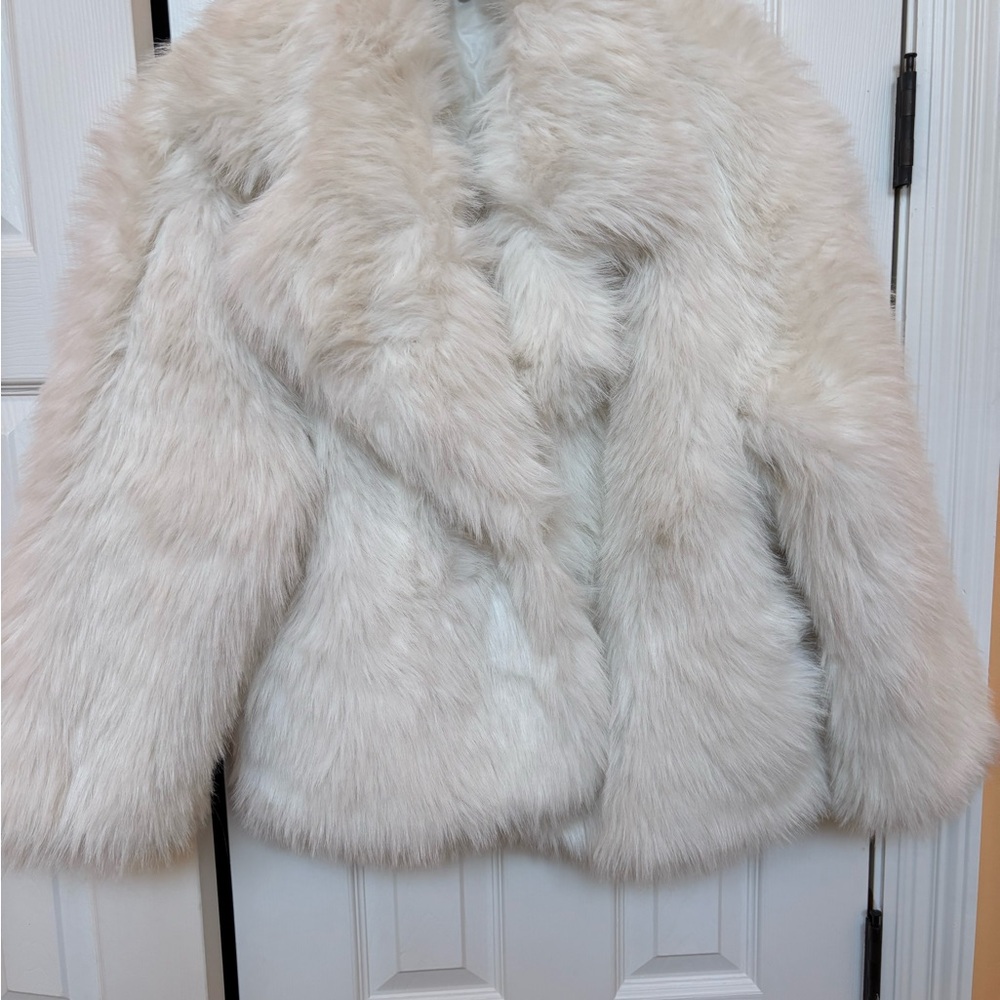 AKIRA Women's Teddy Jacket - Cream